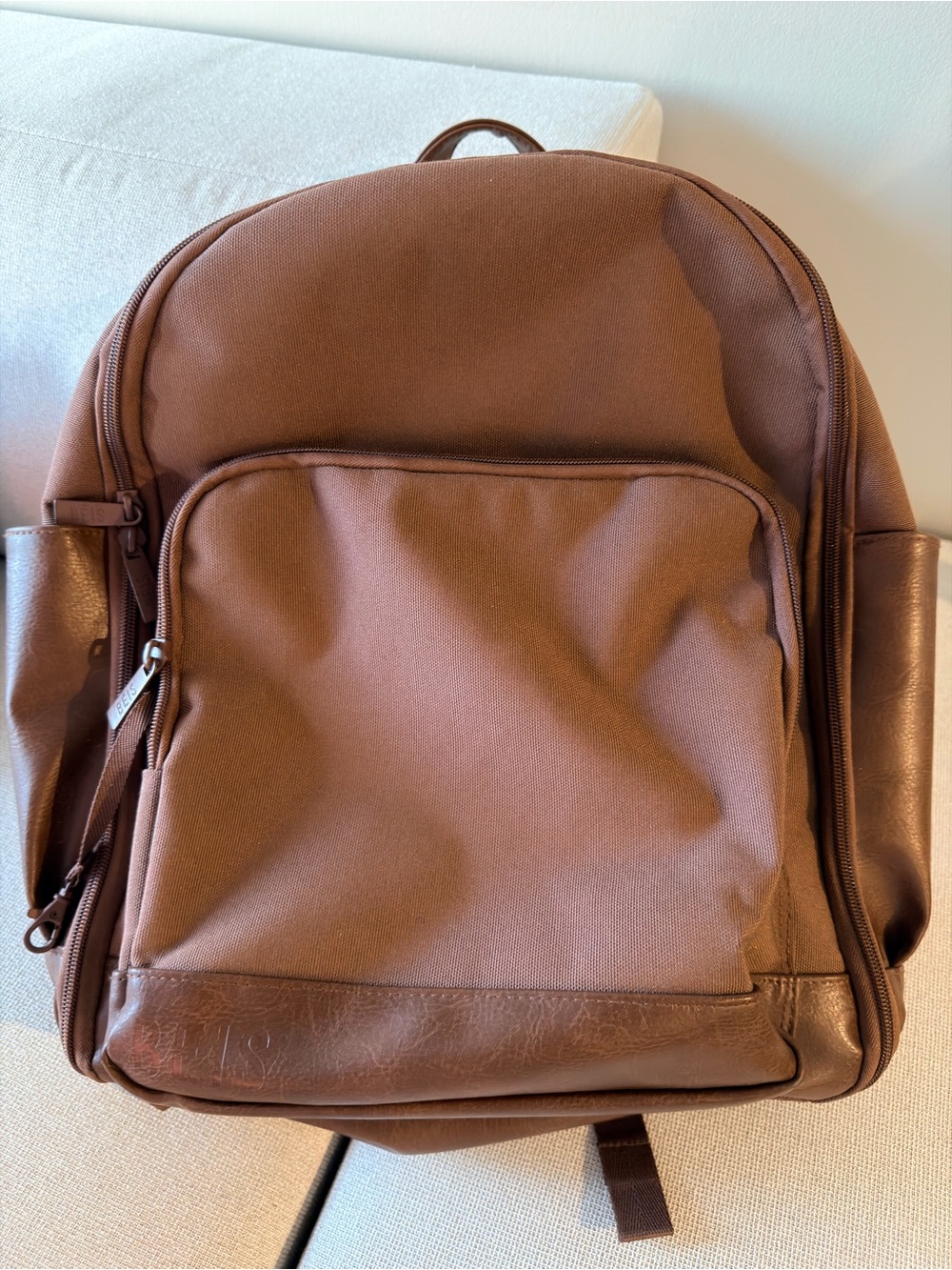 BEIS - The Travel Backpack in Maple
